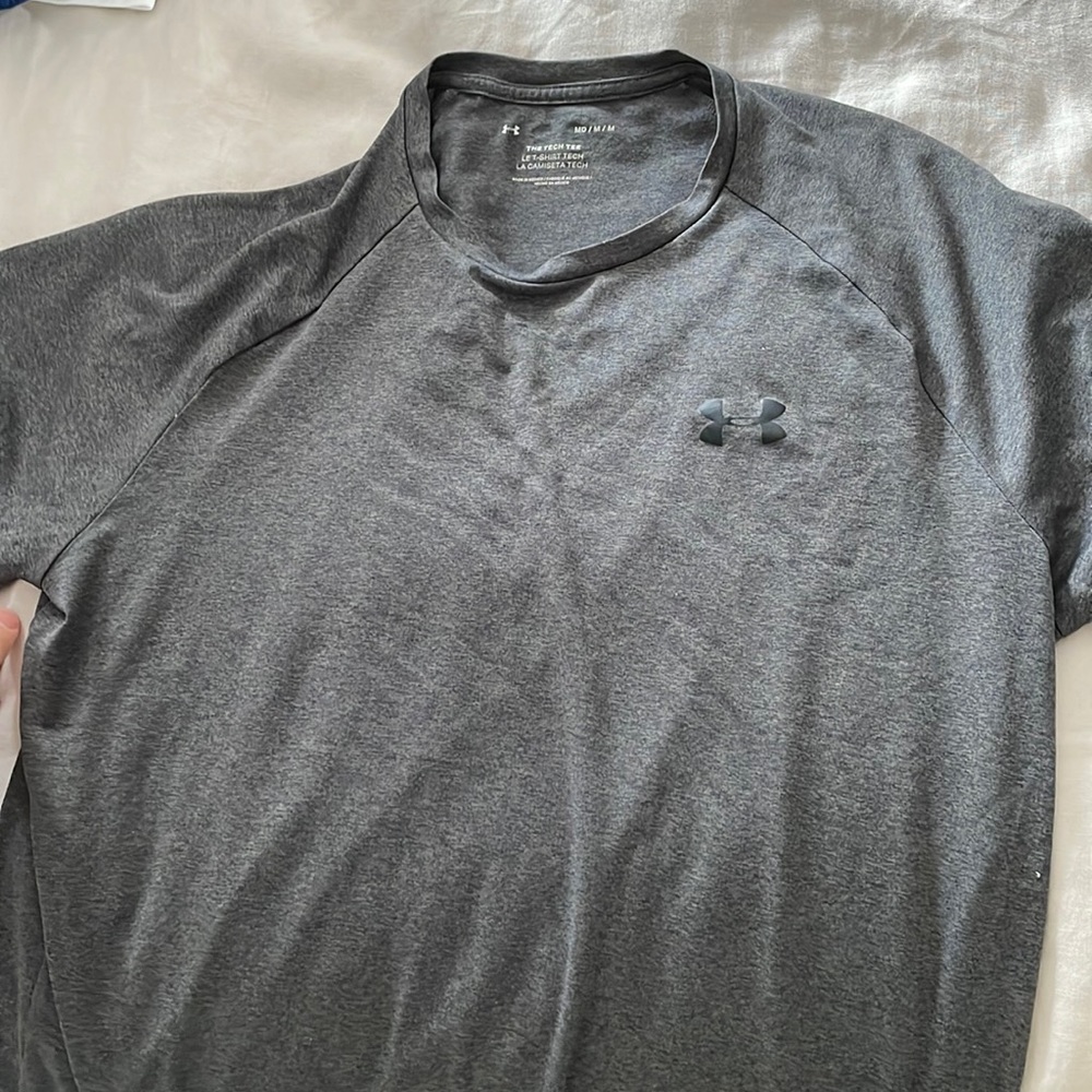Gray tee